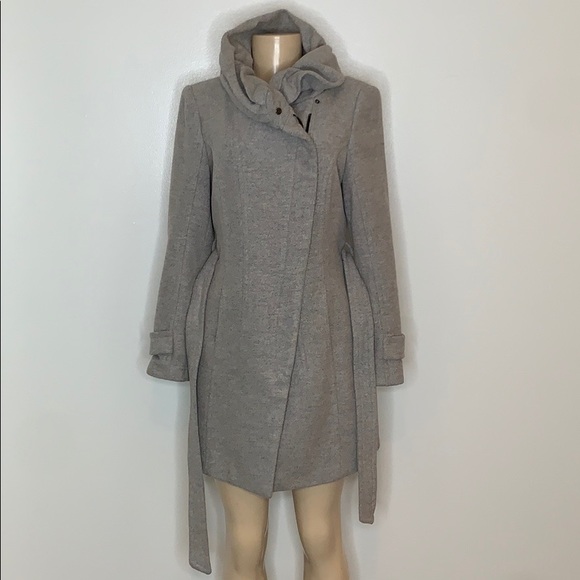 Zara Basic belted coat size medium - Picture 9 of 13